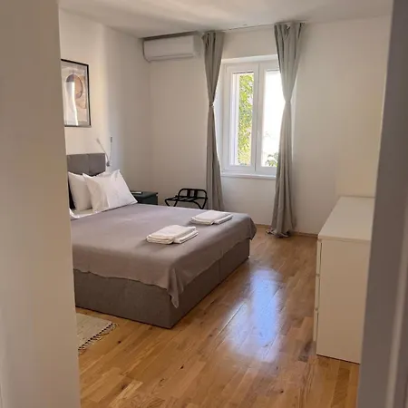 Block One Apartment *